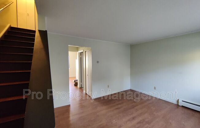 218 OAKVILLE AVE
