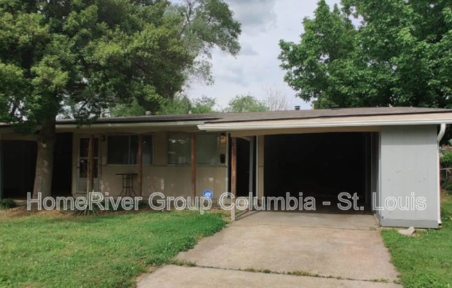 830 LOYOLA DR