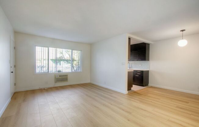 200 N RAMPART