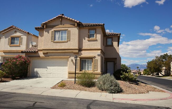 BEAUTIFUL NW 5 BEDROOM HOME IN GATED COMMUNITY
