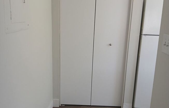 1 bed, 1 bath, 640 sqft, $1,400, Unit 335-215