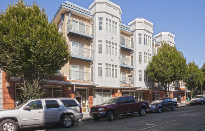 525 1st Ave West