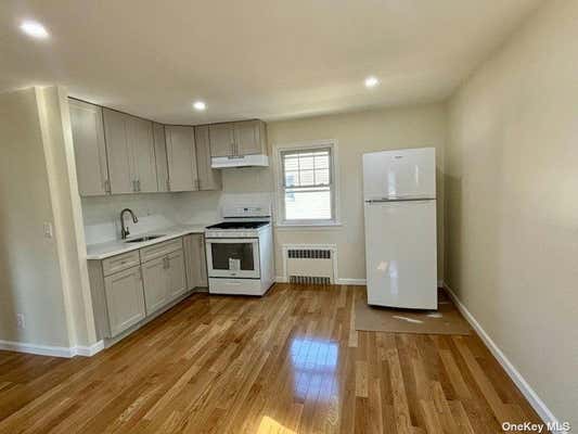 2 beds, 1 bath, $2,650