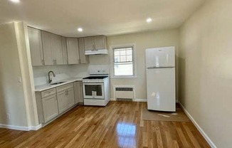 2 beds, 1 bath, $2,650