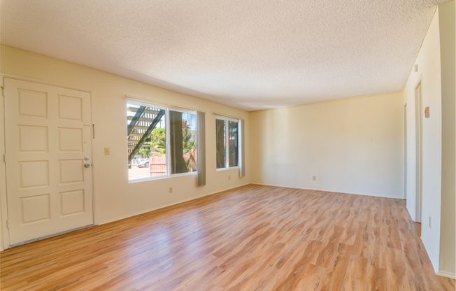 Studio, 1 bath, 420 sqft, $2,025, Unit 14