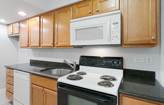 2 beds, 1 bath, 650 sqft, $2,100, Unit GW
