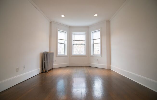 Avl 11/1 - newly renovated Fenway 1BR w/d in unit!