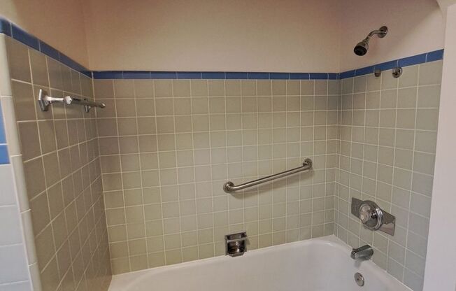 2 beds, 1 bath, $3,600