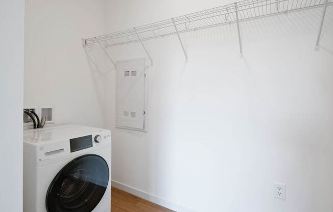 1 bed, 1 bath, 629 sqft, $1,600, Unit 213