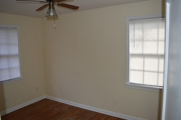 2 beds, 1 bath, $1,400