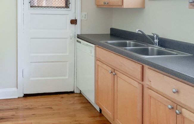 1 bed, 1 bath, 645 sqft, $1,795, Unit 3525.5-1S