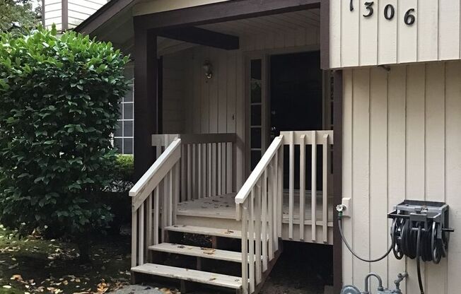 $500 Move In Special! Charming 4 Bed 2.5 Bath Pet Friendly Home.