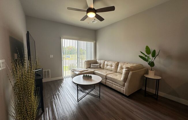 1 bed, 1 bath, 821 sqft, $1,625, Unit 226