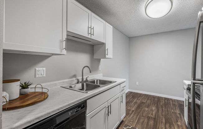 1 bed, 1 bath, 746 sqft, $1,300, Unit 210