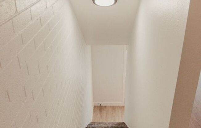 2 beds, 1.5 baths, 940 sqft, $1,600, Unit 18