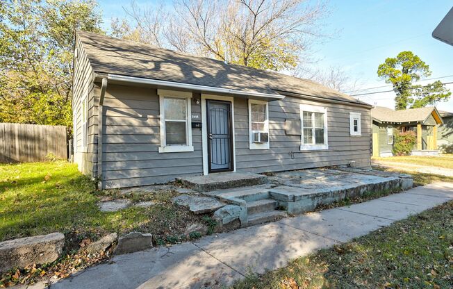 Charming 2-Bedroom Home with Modern Updates and Spacious Backyard