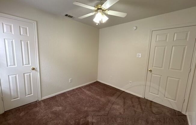 3 beds, 2 baths, $875, Unit 3307 Toledo Unit A