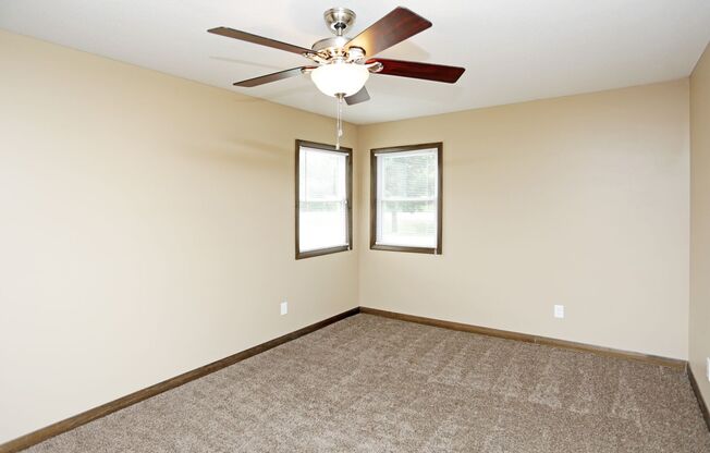 2 beds, 1.5 baths, 820 sqft, $985, Unit 4112 Wyndsor Terrace Building 1 #27