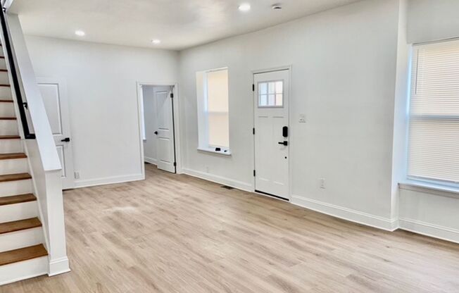 Brand New Dickinson Narrows Bi-Level 4bd/2bth