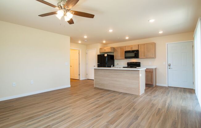 1 bed, 1 bath, 645 sqft, $1,379, Unit EC 4242-01
