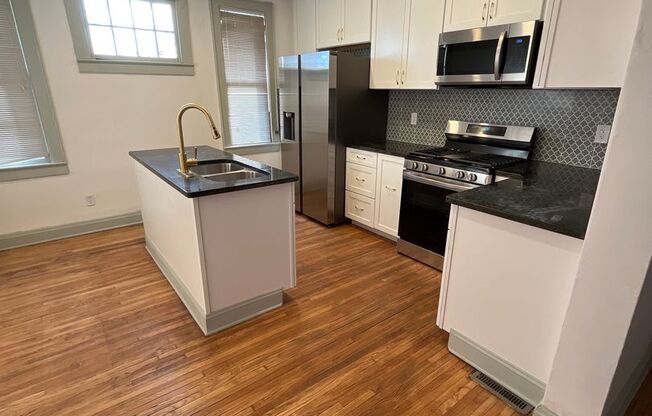 Beautifully renovated 3 bedroom 1.5 bathroom home for rent