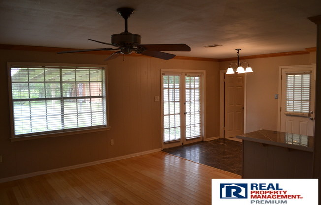 Charming 3 Bedroom 2 Bathroom Home in Secluded Neighborhood of Baker, LA