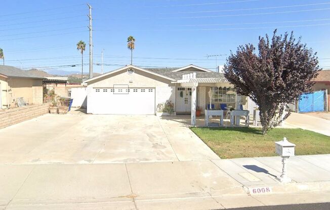 Charming 3 Bed/2 Bath Single-Story Home In Riverside!