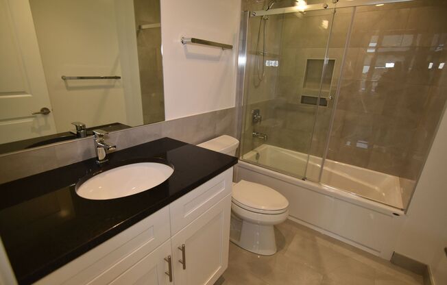 2 beds, 2 baths, 976 sqft, $4,275, Unit 3833-722