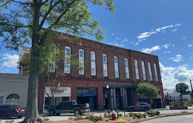 2 beds, 2 baths, 1,500 sqft, $1,700, Unit 125-A W Solomon St