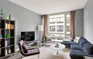 261 W 28 ST