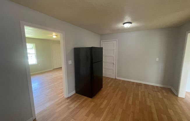 2 beds, 1 bath, $800