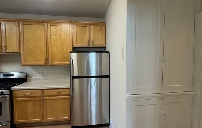 3 beds, 2 baths, 1,235 sqft, $2,595, Unit 617-1A