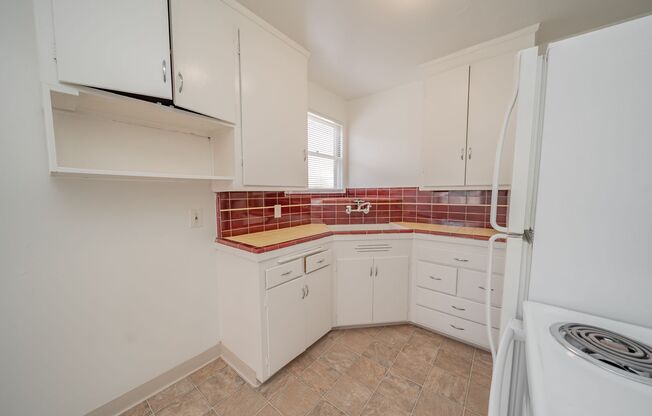 1915-1937 33rd Ave
