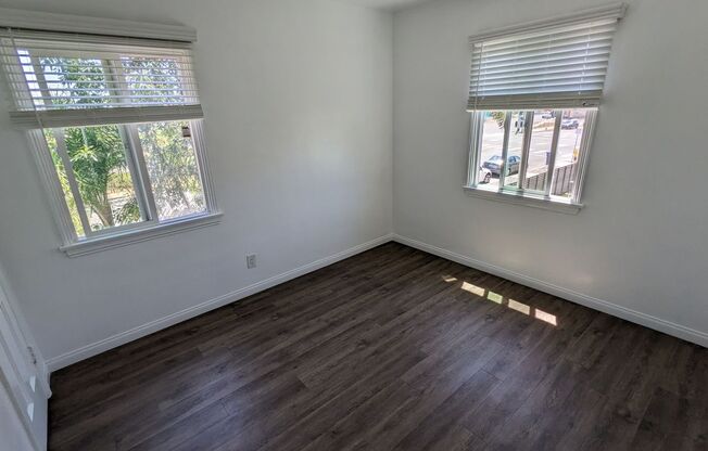 ~ BRIGHT & SPACIOUS ~ 1 Bedroom / 1 Bathroom in North Park!!