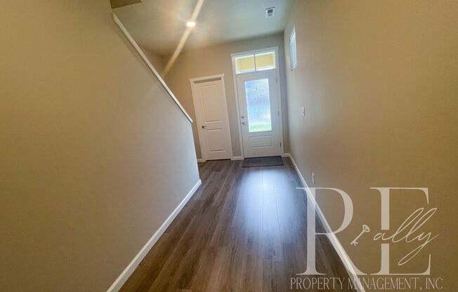 Spacious 4 Bedroom In Prime Location!