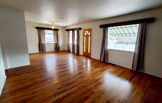 4 Bedroom Magna home is ready for you!