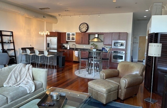 10 OCEAN AVE