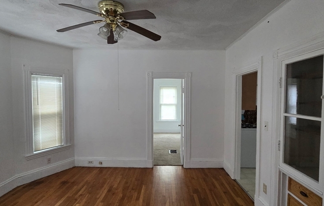 4 HARRIS AVE