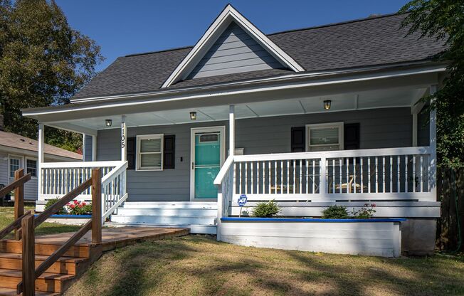 Lovely 4 Bedroom, 2 Bath home in Downtown Durham with Garage and Fenced in Yard!