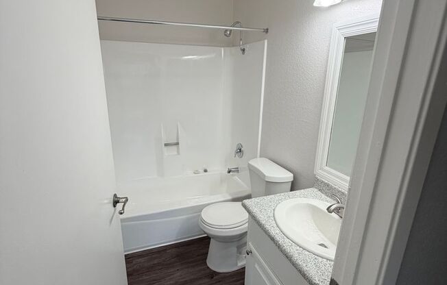 2 beds, 1 bath, 890 sqft, $2,590, Unit 304