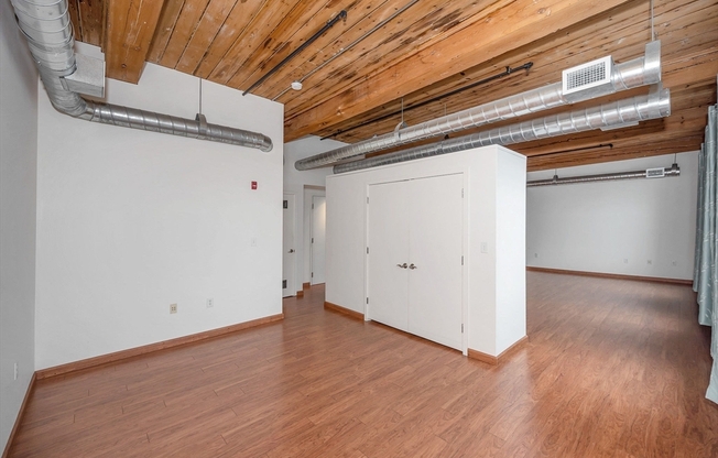 1 bed, 1 bath, 759 sqft, $2,000, Unit 214