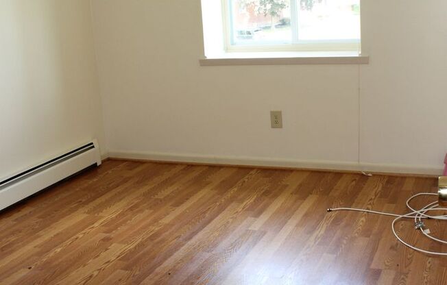 2 beds, 1 bath, 850 sqft, $1,275, Unit 820-7