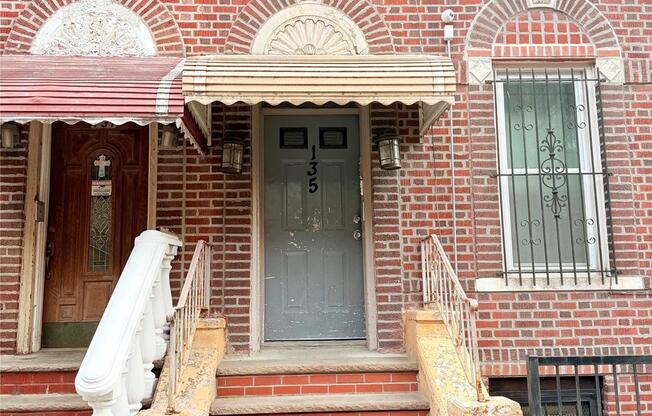 135 SHERIDAN AVE