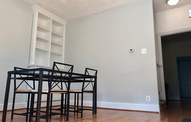 Lovely 2-Bedroom Townhouse in Historic Germantown! Available mid-August!