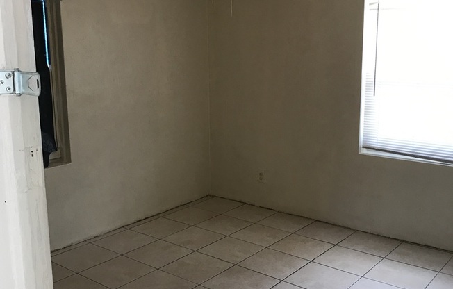 2 beds, 1 bath, $1,683