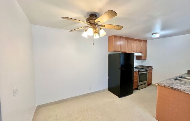 2BD/2BTH with Central A/C, Private Patio, Walk-In Closet, Onsite Laundry, and Parking!