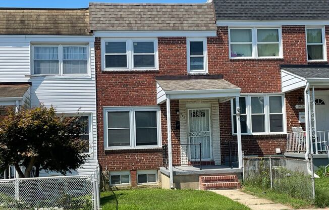 942 Elton Ave/ Charming 3 bedroom 1.5 bath townhouse