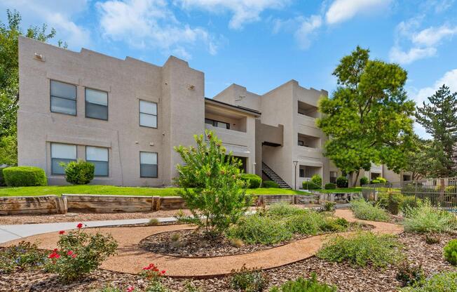 Beautiful Landscaping at 1 Bedroom Albuquerque Apartments