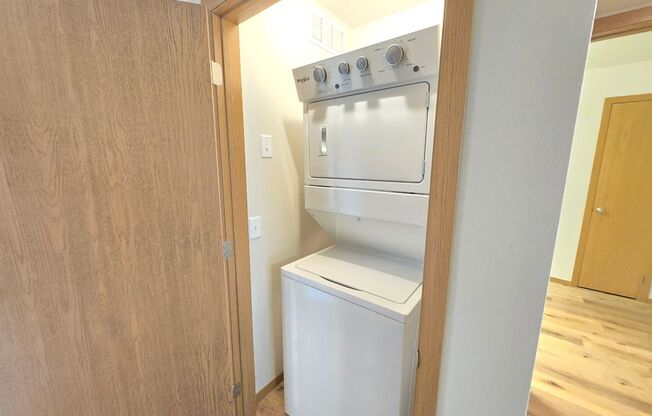 2 beds, 1 bath, 1,006 sqft, $1,230, Unit 3500 303