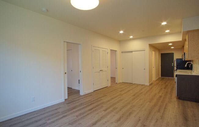 Modern, Spacious 2Bdr w/Condo-Grade Finishes Ready Mid-June!